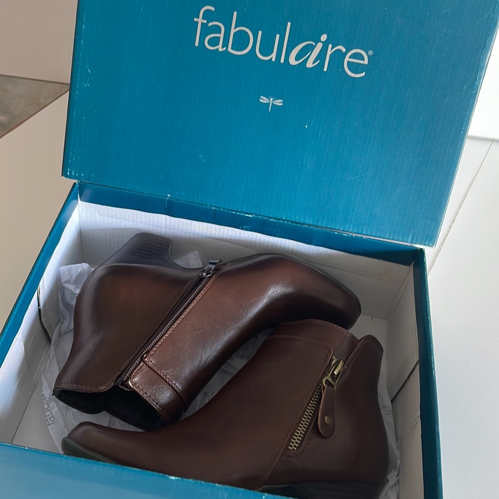 Fabulaire Booties - Picture 8 of 8